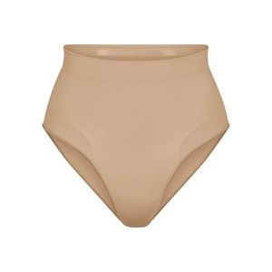 SKIMS SEAMLESS SCULPT MID WAIST BRIEF - 0101